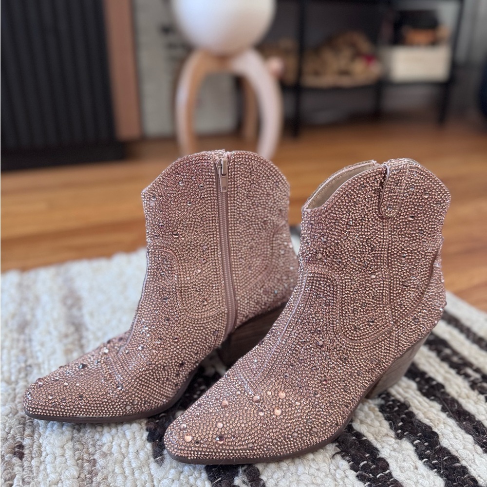 Matisse Harlow Western Rhinestone Booties • Size 7.5 • Excellent Condition - Picture 2 of 9